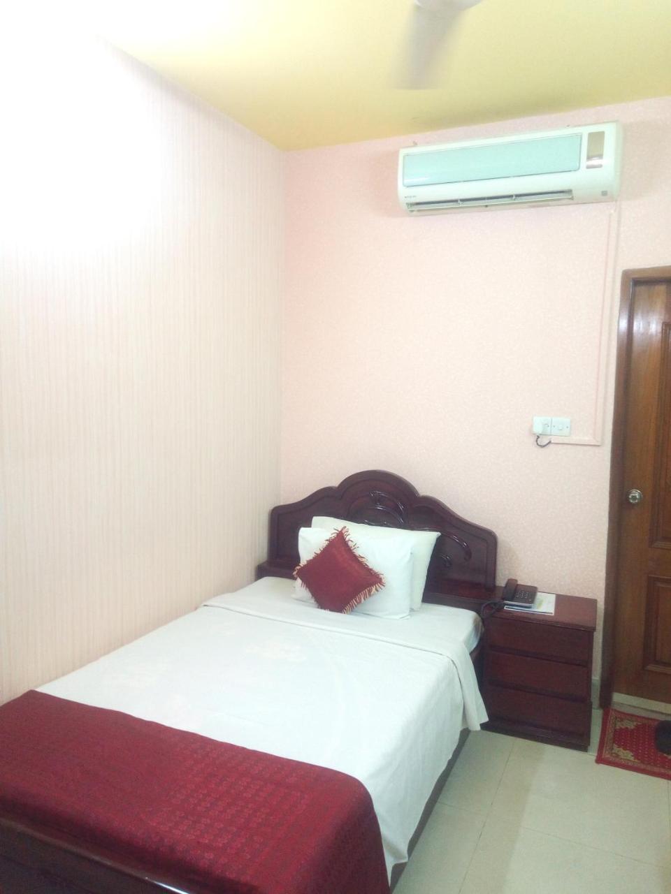 Hotel Lake View Plaza Dhaka Exterior photo